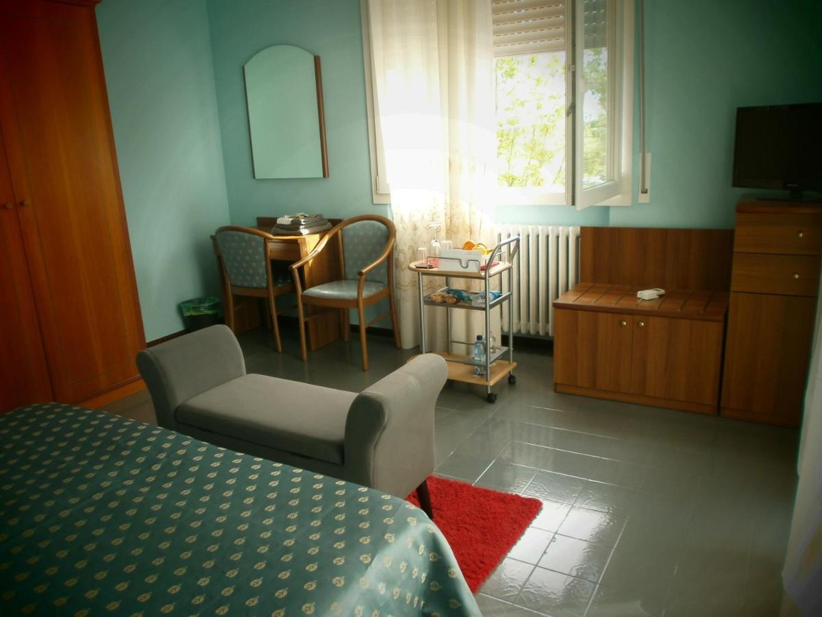 Il Leprotto - Room & Breakfast Altedo Exteriör bild
